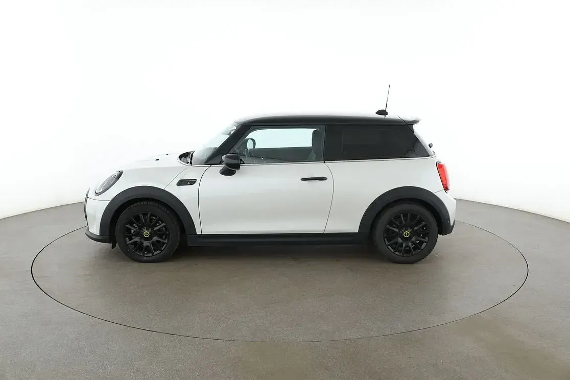 Gebraucht Mini Cooper SE Classic 135 kW (184 PS) 2023 Weiß Kleinwagen