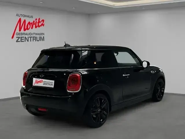 Używany Mini Cooper 136 KM (100 kW) 2018 Czarny Hatchback