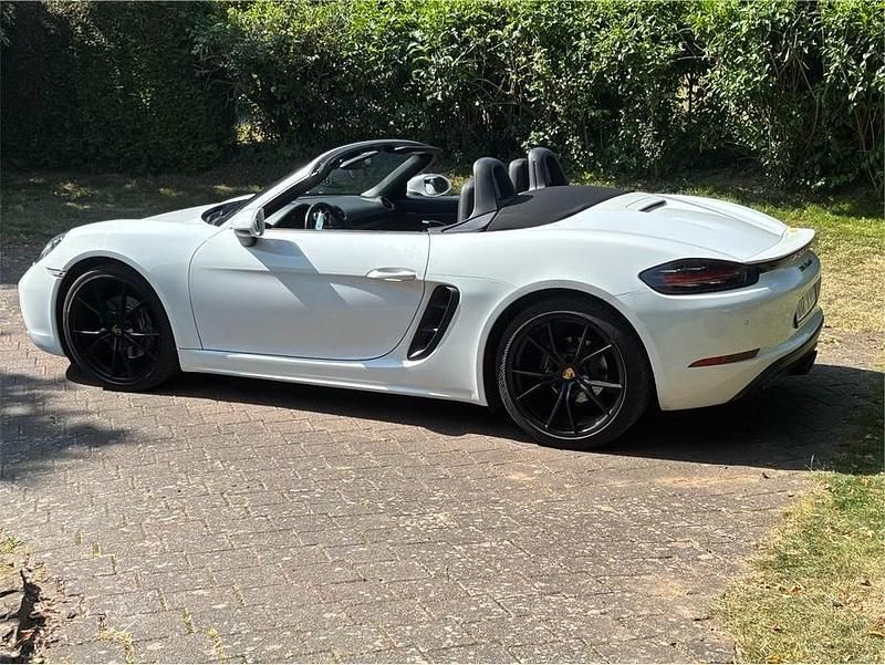 Gebraucht Porsche 718 Boxster 299 PS (219 kW) 2017 Weiß Cabrio