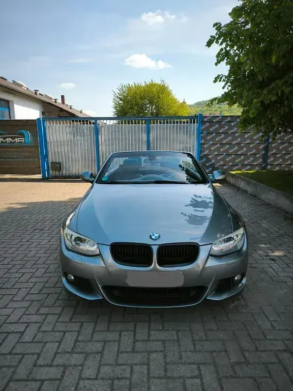 Gebraucht BMW 330 Cabriolet M Sport 245 PS (180 kW) 2012 Grau Cabrio