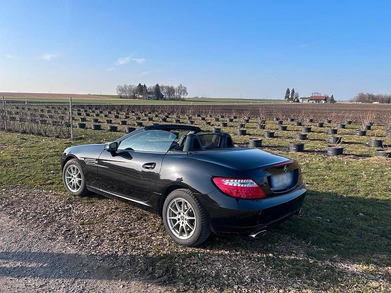 Gebraucht Mercedes SLK200 184 PS (135 kW) 2012 Schwarz Cabrio