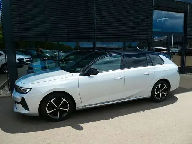Gebraucht Opel Astra 131 PS (96 kW) 2025 Silber Kleinwagen