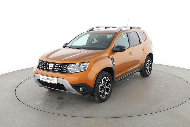 Orange Gebraucht 2021 Dacia Duster Celebration SUV | 16.750 € (Fairer Preis) - Bild 1/3