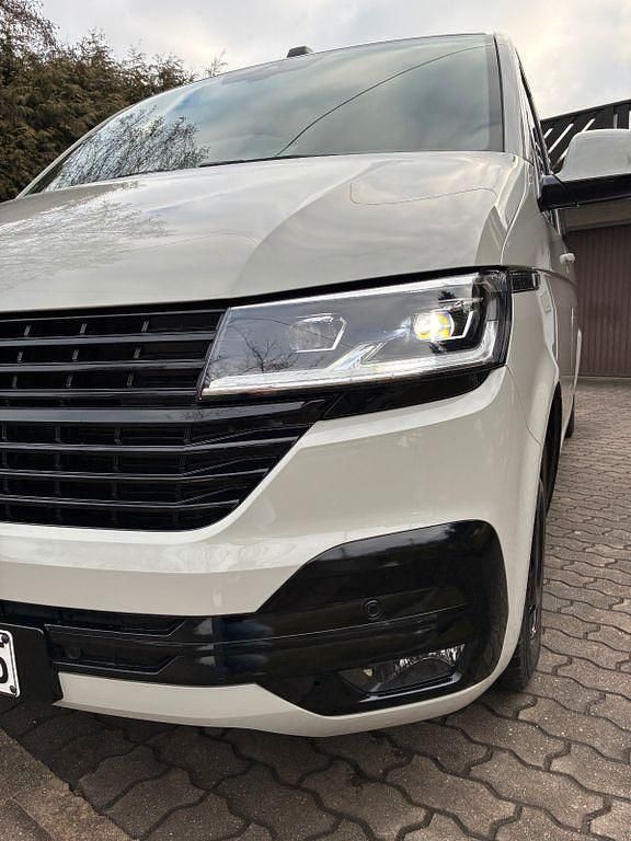 Gebraucht VW Transporter 150 PS (110 kW) 2022 Grau Van