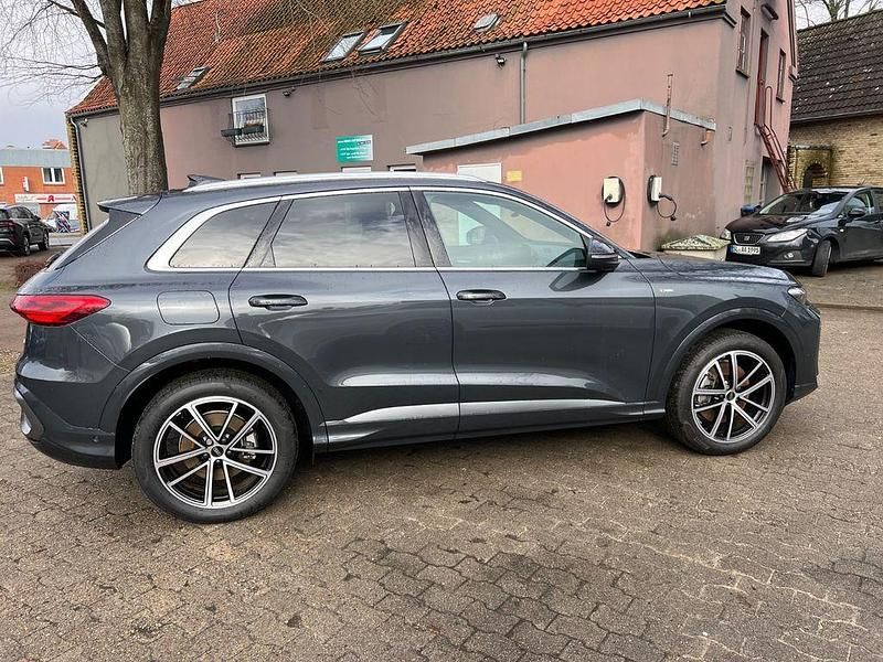 Gebraucht Audi Q5 S-Line 204 PS (150 kW) 2025 Grau SUV