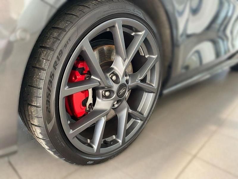 Gebraucht Ford Focus ST 280 PS (205 kW) 2023 Grau Limousine