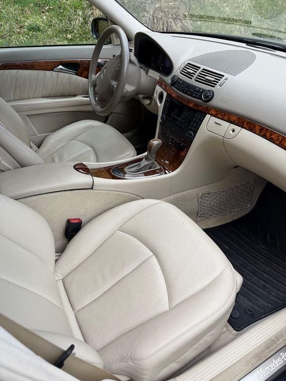 Gebraucht Mercedes E350 Elegance 272 PS (200 kW) 2005 Blau Limousine