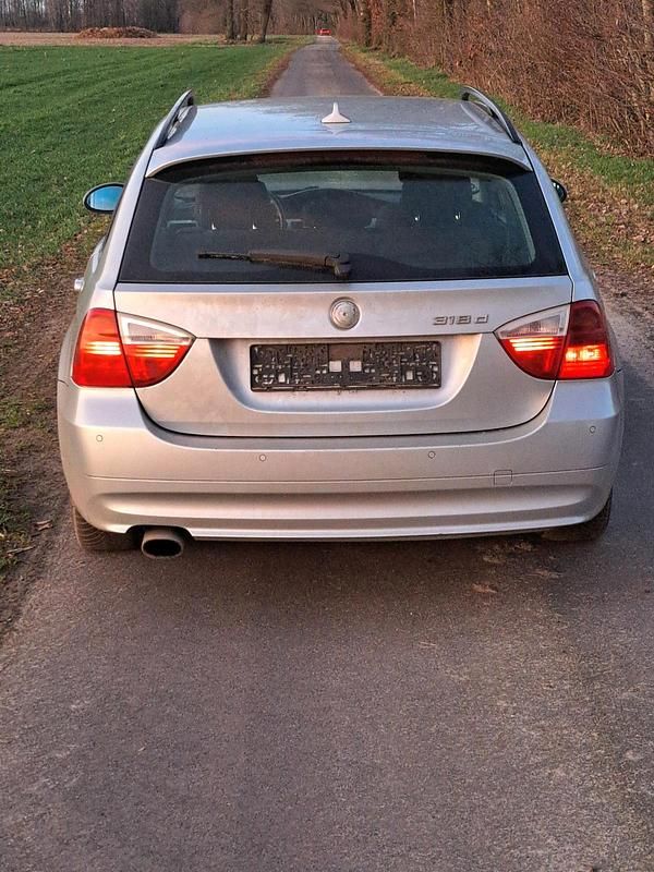 Gebraucht BMW 318 143 PS (105 kW) 2008 Silber Kombi