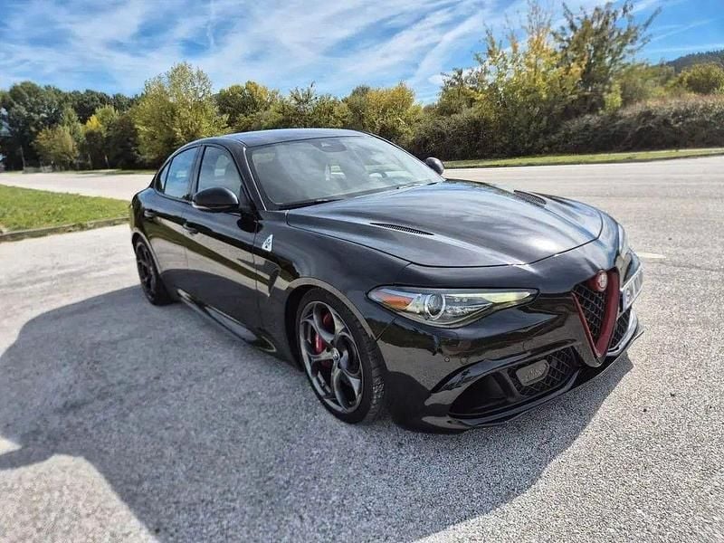 Schwarz Gebraucht 2018 Alfa Romeo Giulia Limousine | 39.400 € (Superpreis) - Bild 1/4