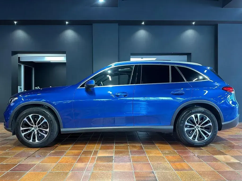 Gebraucht Mercedes GLC220 Avantgarde 197 PS (144 kW) 2023 Blau SUV