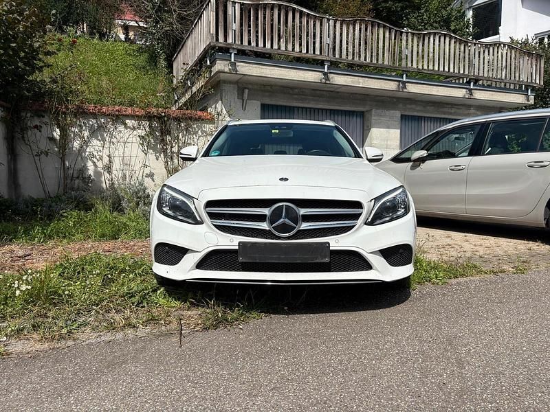 Gebraucht Mercedes C220 194 PS (142 kW) 2019 Weiß Kombi