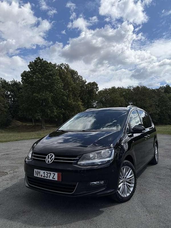 Gebraucht 2015 VW Sharan Comfortline Van / Kleinbus | 11.699 € (Superpreis) - Bild 1/4