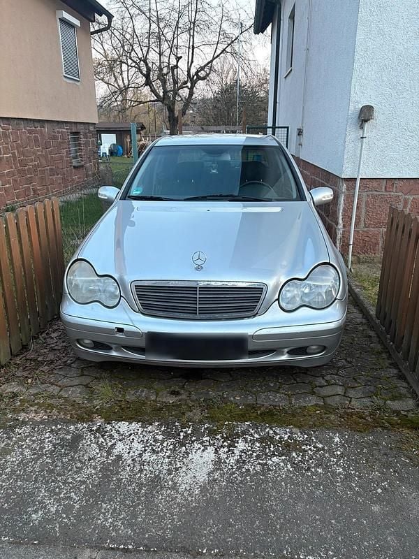 Gebraucht Mercedes C180 143 PS (105 kW) 2002 Silber Limousine