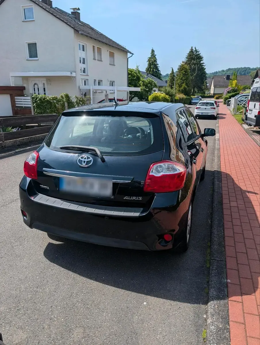 Gebraucht Toyota Auris 132 PS (97 kW) 2012 Schwarz Limousine