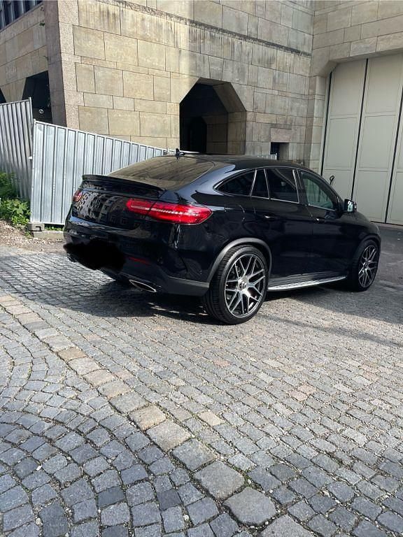 Schwarz Gebraucht 2017 Mercedes GLE500 Coupé | 38.599 € (Fairer Preis) - Bild 1/4