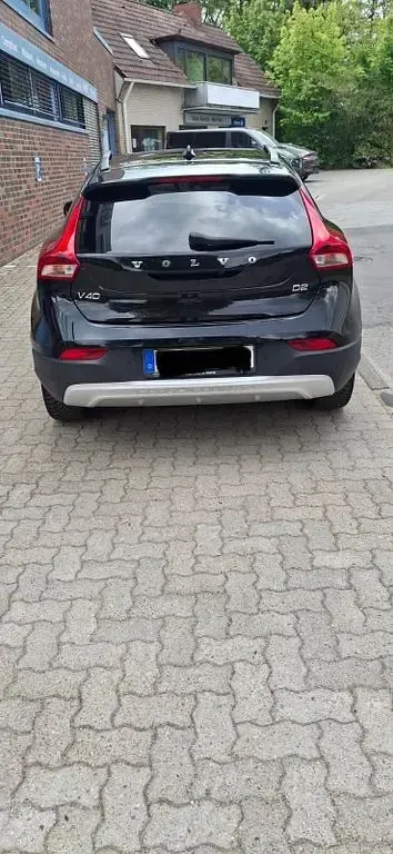 Gebraucht Volvo V40 CC Momentum 120 PS (88 kW) 2016 Schwarz Kombi