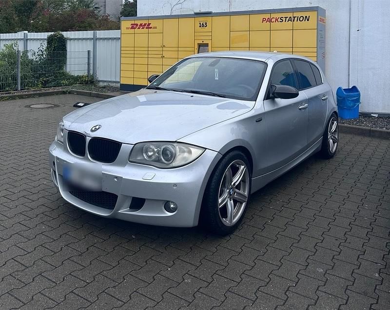 Silber Gebraucht 2006 BMW 120 Sport Line Kleinwagen | 2.299 € (Guter Preis) - Bild 1/4
