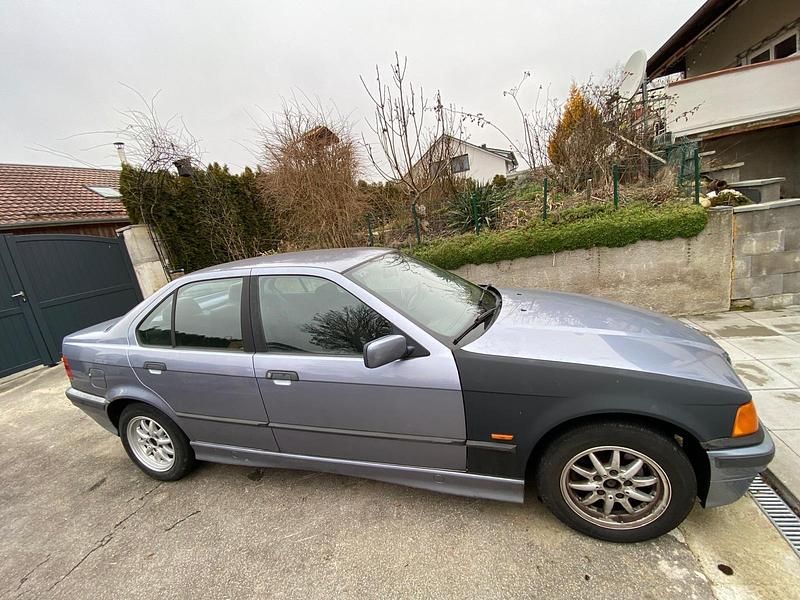 Gebraucht BMW 316 Basis 105 PS (77 kW) 1997 Violet Limousine