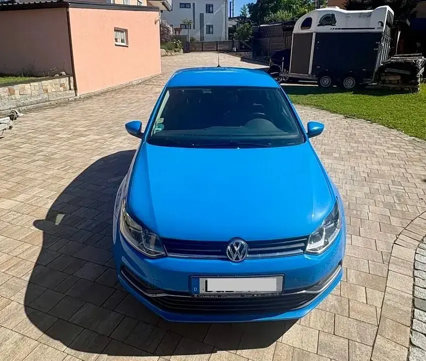 Gebraucht VW Polo 90 PS (66 kW) 2015 Blau Limousine