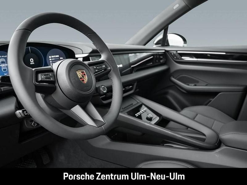 Gebraucht Porsche Macan 300 kW (408 PS) 2025 Tiefschwarzmetallic SUV
