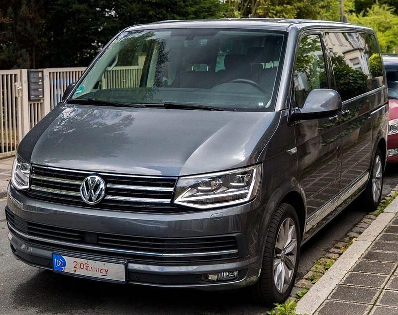 Grau Gebraucht 2016 VW T6 Highline Van | 34.950 € (Superpreis) - Bild 1/4
