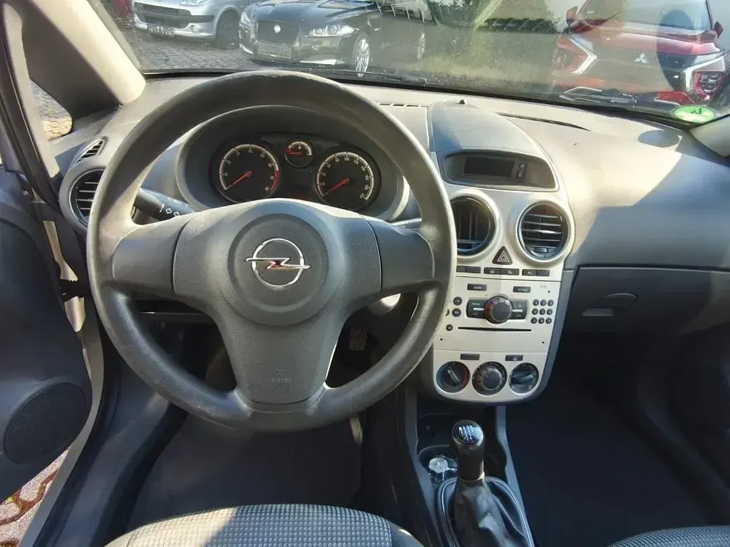 Gebraucht Opel Corsa Selection 69 PS (50 kW) 2010 Silber Kleinwagen