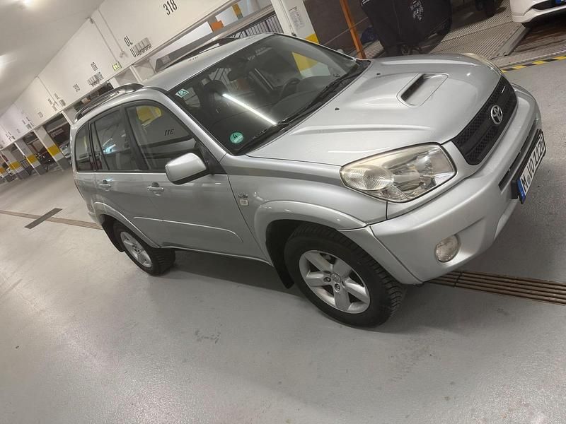 Gebraucht Toyota RAV4 116 PS (85 kW) 2003 Silber SUV