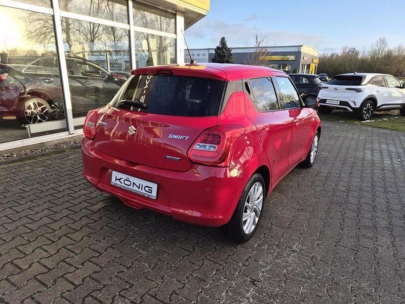 Gebraucht Suzuki Swift Comfort 83 PS (61 kW) 2023 Rot Kleinwagen