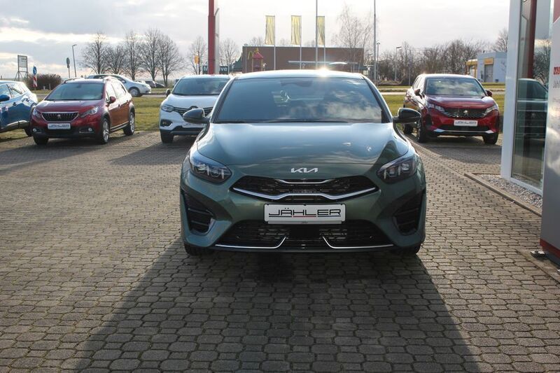 Neu Kia ProCeed GT-Line 140 PS (102 kW) 2025 Grün Kleinwagen