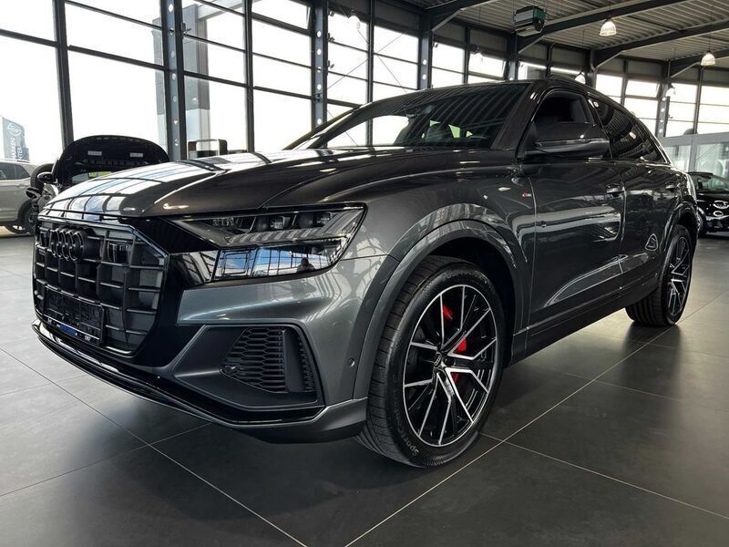 Grau Gebraucht 2024 Audi Q8 Sport SUV | 89.800 € (Fairer Preis) - Bild 1/4