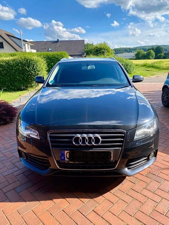 Schwarz Gebraucht 2012 Audi A4 Ambition Kombi | 6.899 € (Fairer Preis) - Bild 1/4
