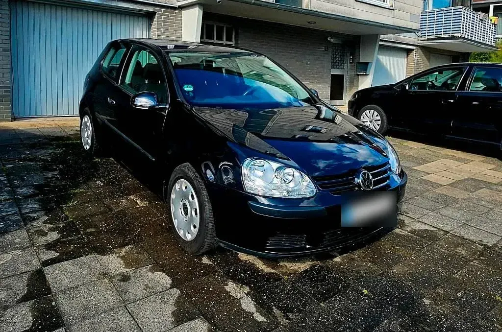 Gebraucht VW Golf V 102 PS (75 kW) 2004 Schwarz Kleinwagen