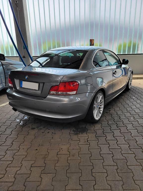 Käytetty BMW 123 Performance 204 HP (150 kW) 2009 Harmaa Viistoperä
