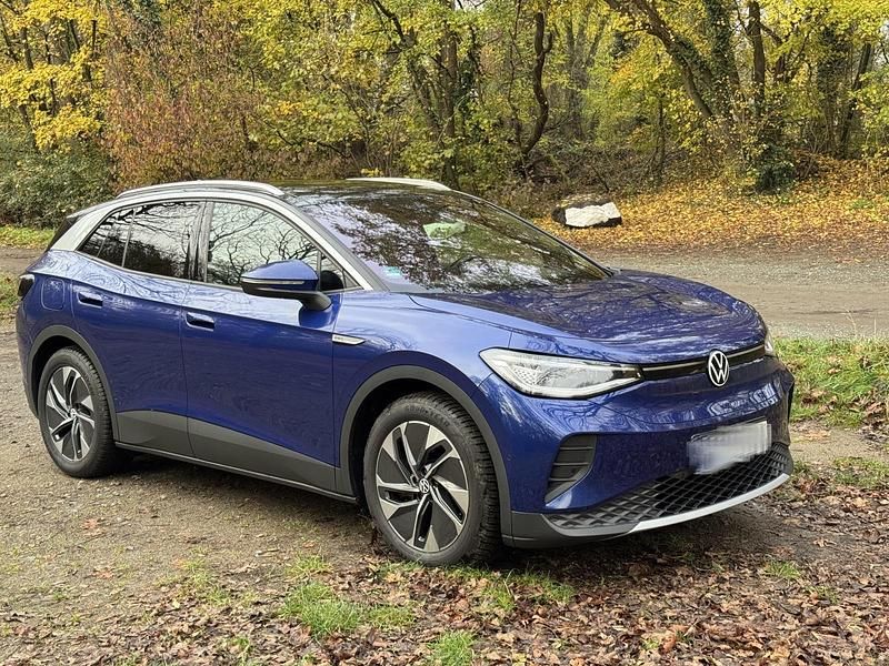 Blau Gebraucht 2022 VW ID.4 Pro Performance SUV | 25.980 € (Guter Preis) - Bild 1/4