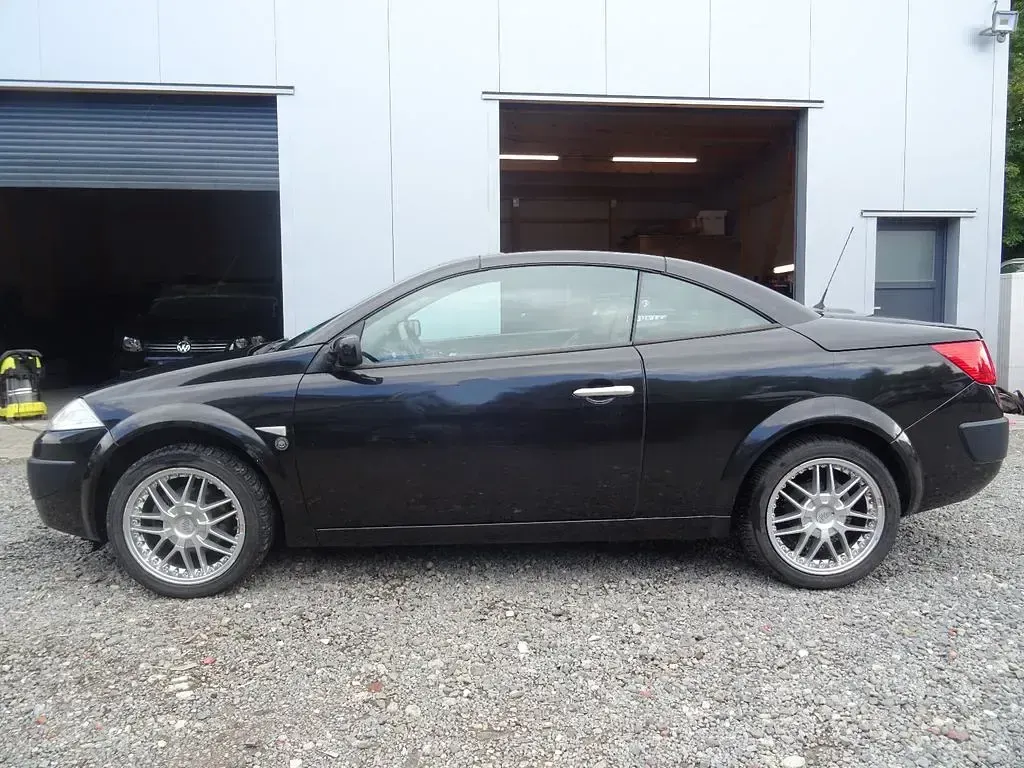 Gebraucht Renault Mégane Cabriolet Dynamique 131 PS (96 kW) 2006 Schwarz Cabrio