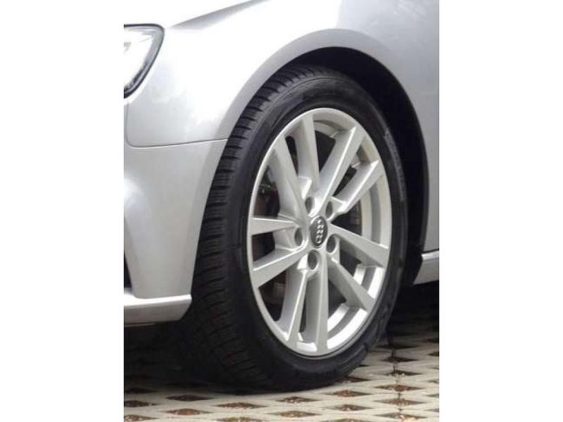 Usata Audi A3 Design 116 CV (85 kW) 2017 Argento Berlina