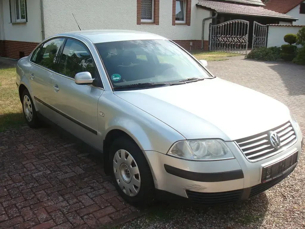 Gebraucht VW Passat Trendline 102 PS (75 kW) 2000 Silbermetallic Limousine