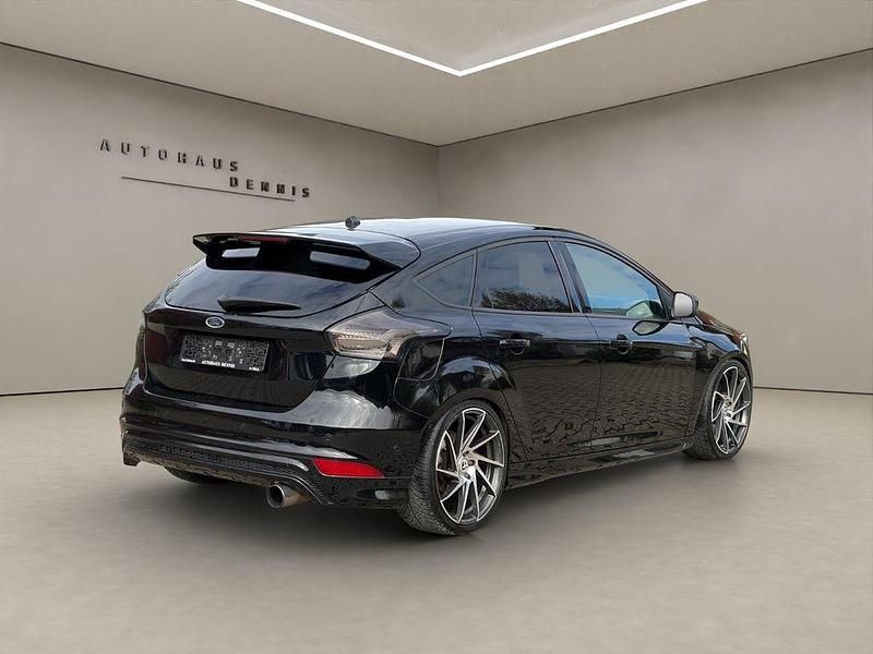 Gebraucht Ford Focus ST-Line 230 PS (169 kW) 2018 Schwarz Limousine