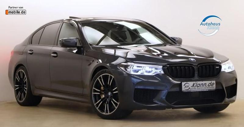 Grau Gebraucht 2018 BMW M5 Shadowline Limousine | 62.499 € (Teuer) - Bild 1/4
