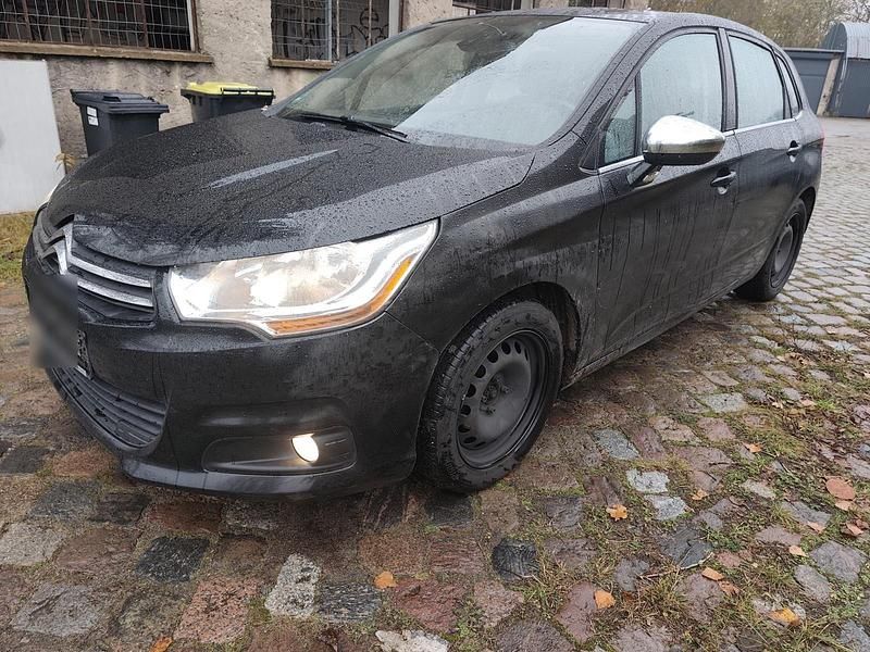 Schwarz Gebraucht 2014 Citroën C4 Limousine | 1.900 € (Superpreis) - Bild 1/4