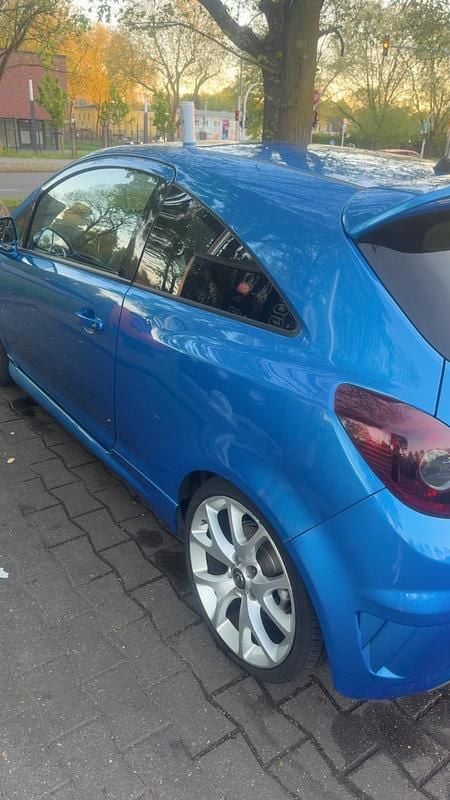 Używany Opel Corsa OPC 192 KM (141 kW) 2010 Niebieski Hatchback