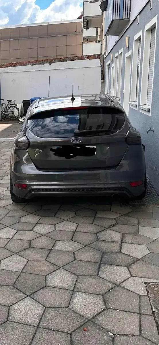 Gebraucht Ford Focus ST-Line 150 PS (110 kW) 2017 Grau Limousine