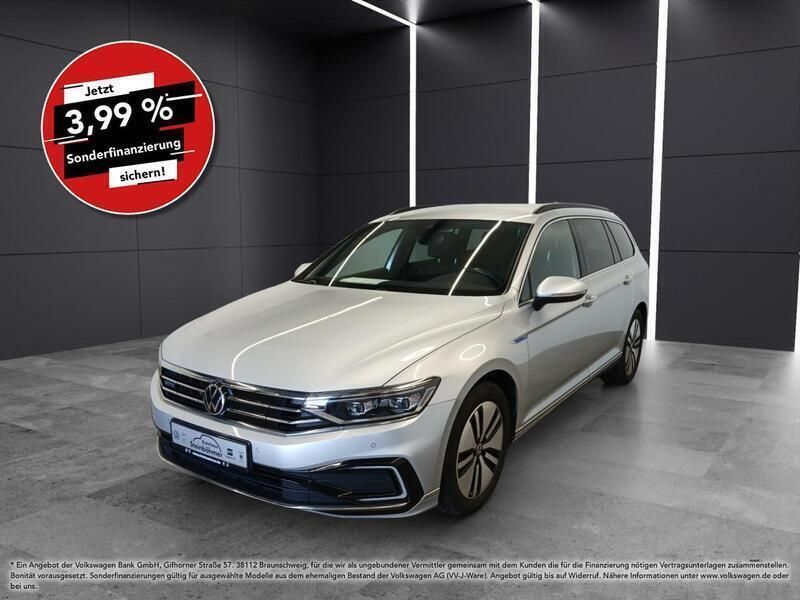 Silber Gebraucht 2022 VW Passat GTE Kombi | 23.940 € (Superpreis) - Bild 1/4