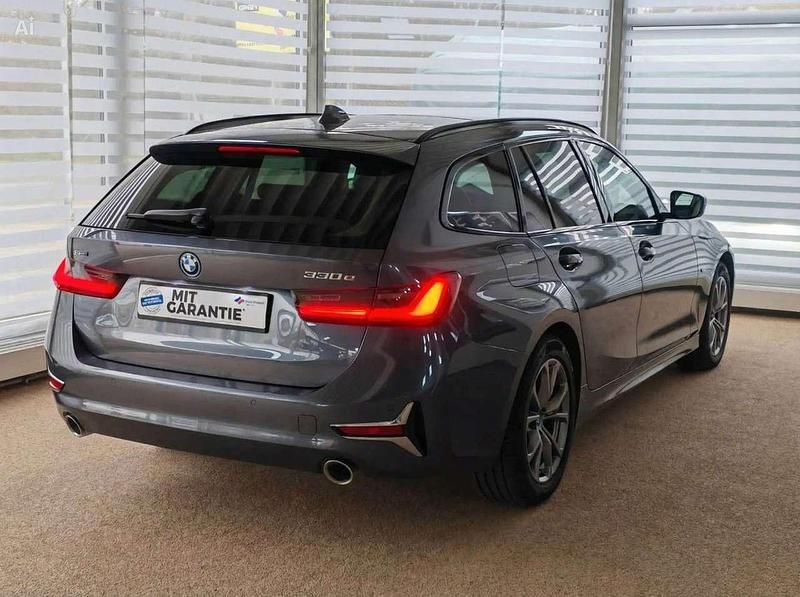 Gebraucht BMW 330e Sport Line 252 PS (185 kW) 2022 Grau Limousine