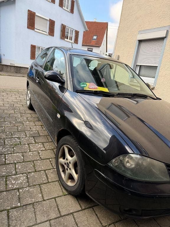 Schwarz Gebraucht 2004 Seat Ibiza Fresh Kleinwagen | 550 € (Superpreis) - Bild 1/4