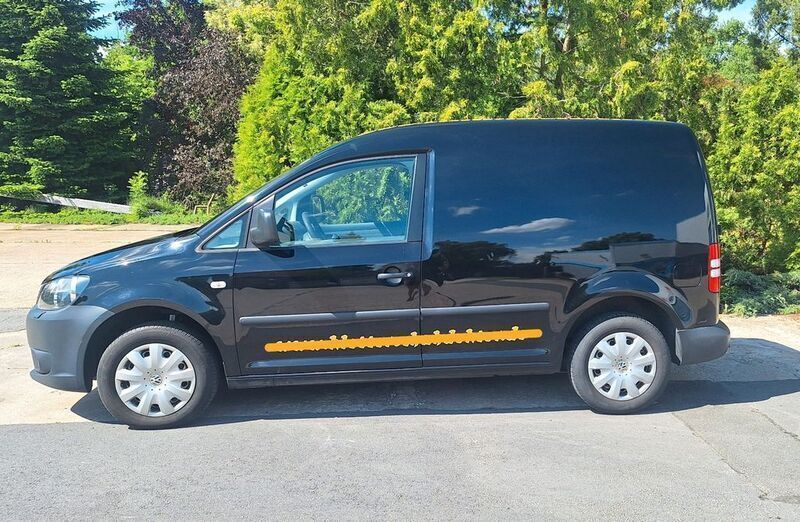 Schwarz Gebraucht 2012 VW Caddy Van / Kleinbus | 4.950 € (Superpreis) - Bild 1/4