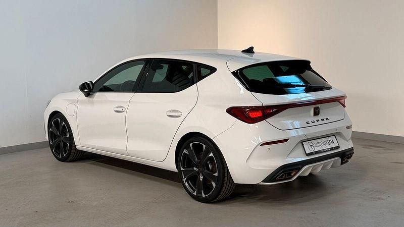 Gebraucht Cupra Leon VZ 245 PS (180 kW) 2022 Weiß Limousine