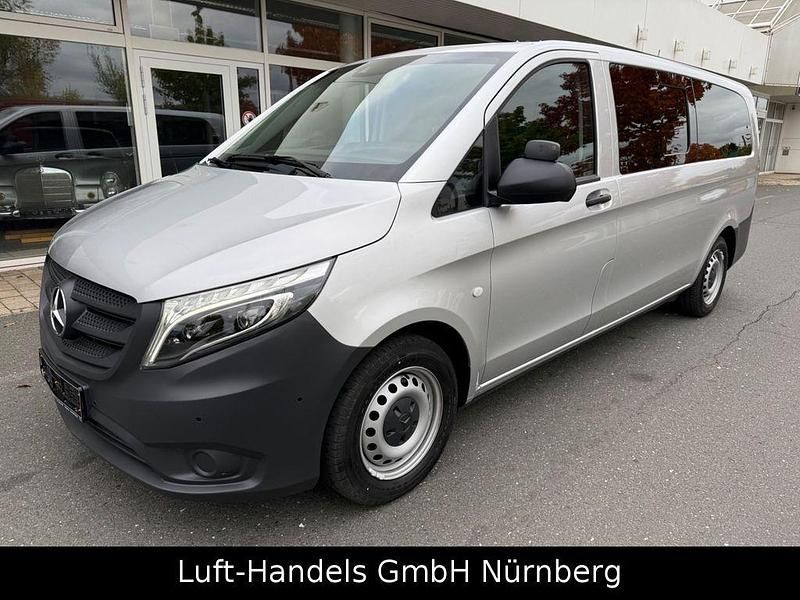 Silber Gebraucht 2020 Mercedes Vito Van / Kleinbus | 30.870 € (Etwas zu teuer) - Bild 1/4