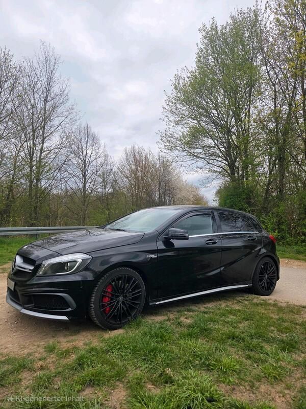 Schwarz Gebraucht 2014 Mercedes A45 AMG AMG Kleinwagen | 27.800 € (Teuer) - Bild 1/4