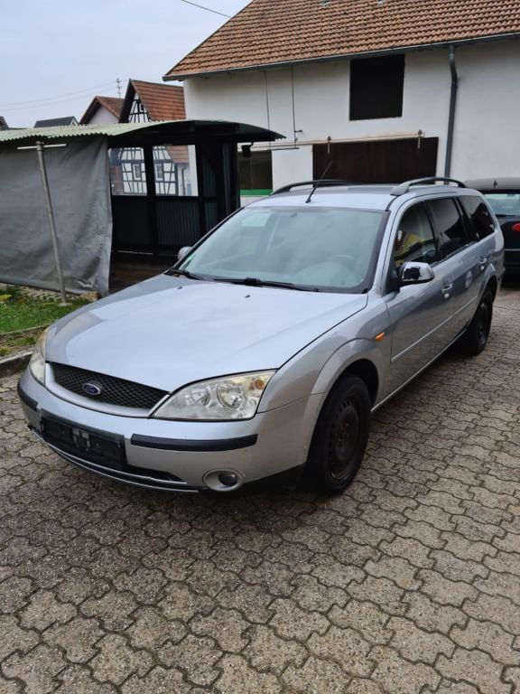 Grau Gebraucht 2003 Ford Mondeo Ghia Kombi | 1.400 € (Teuer) - Bild 1/4